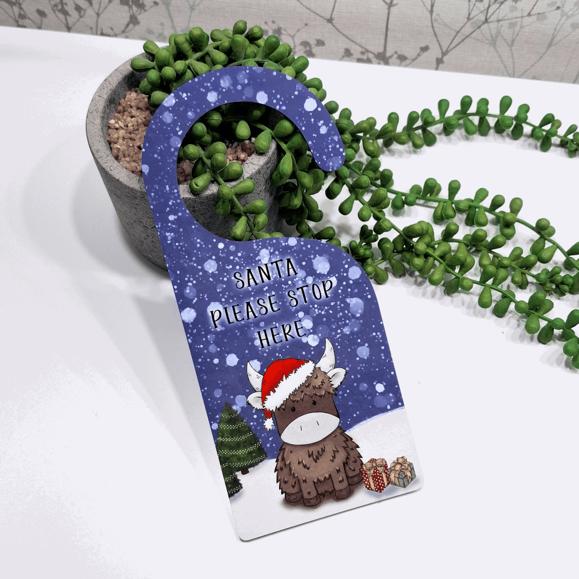 Personalised “Santa Stop Here” Door Hanger – Hand-Drawn Highland Cow Christmas Sign