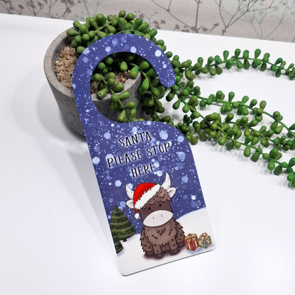 Personalised “Santa Stop Here” Door Hanger – Hand-Drawn Highland Cow Christmas Sign