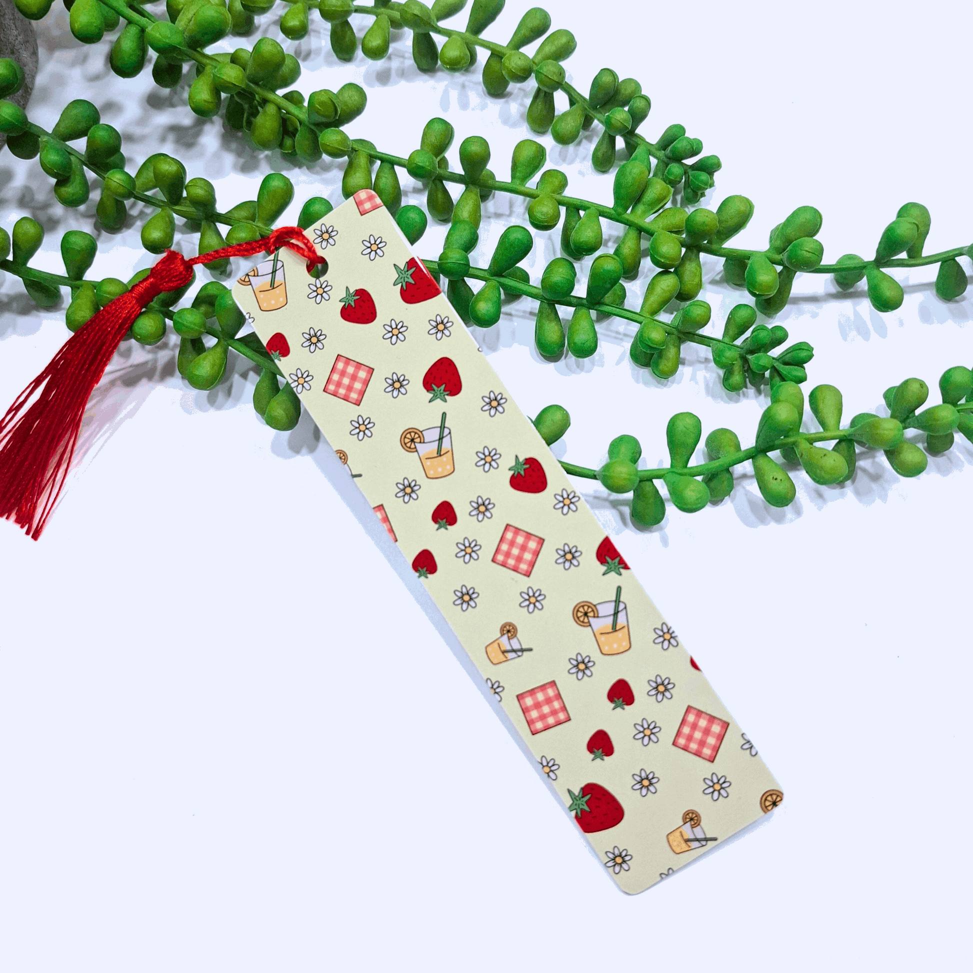 Picnic Bookmark – Strawberries & Juice Cup Design – Personalised Metal Bookmark with Tassel
