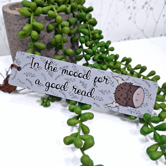 Highland Cow Bookmark – “In the Mood for a Good Read” – Personalised Metal Tassel Bookmark