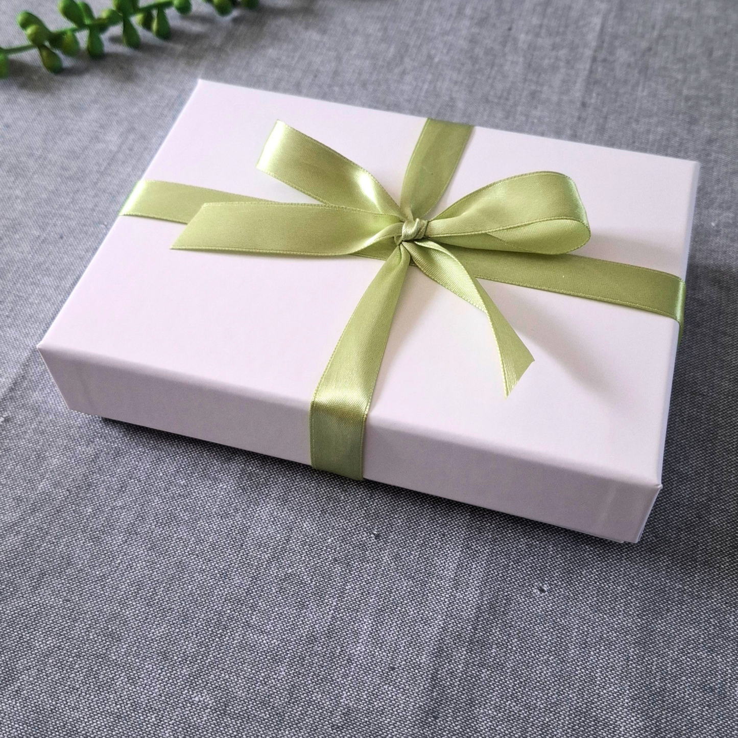 White Gift boxed personalised photo slate 